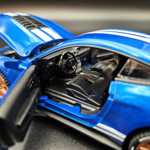 Load image into Gallery viewer, Explorafind 2022 Ford Mustang Shelby GT500 Blue 1:32 Die Cast Car