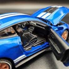 Load image into Gallery viewer, Explorafind 2022 Ford Mustang Shelby GT500 Blue 1:32 Die Cast Car