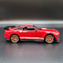 Load image into Gallery viewer, Explorafind 2022 Ford Mustang Shelby GT500 Red 1:32 Die Cast Car