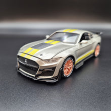 Load image into Gallery viewer, Explorafind 2022 Ford Mustang Shelby GT500 Grey 1:32 Die Cast Car