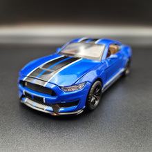 Load image into Gallery viewer, Explorafind 2020 Ford Mustang Shelby GT350 Blue 1:32 Die Cast Car
