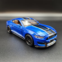 Load image into Gallery viewer, Explorafind 2020 Ford Mustang Shelby GT350 Blue 1:32 Die Cast Car