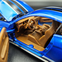 Load image into Gallery viewer, Explorafind 2020 Ford Mustang Shelby GT350 Blue 1:32 Die Cast Car
