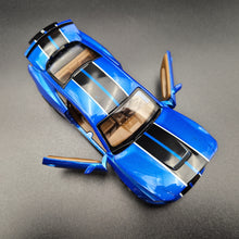 Load image into Gallery viewer, Explorafind 2020 Ford Mustang Shelby GT350 Blue 1:32 Die Cast Car