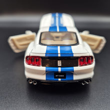 Load image into Gallery viewer, Explorafind 2020 Ford Mustang Shelby GT350 White 1:32 Die Cast Car