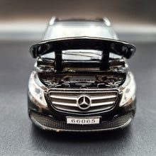 Load image into Gallery viewer, Explorafind 2021 Mercedes-Benz V-Class V260 Black 1:36 Die Cast Van