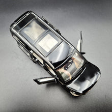 Load image into Gallery viewer, Explorafind 2021 Mercedes-Benz V-Class V260 Black 1:36 Die Cast Van