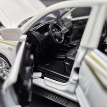 Load image into Gallery viewer, Explorafind 2021 Toyota Land Cruiser White 1:32 Die Cast Car