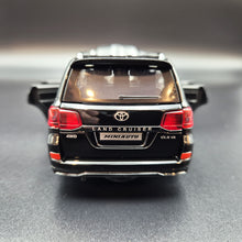 Load image into Gallery viewer, Explorafind 2021 Toyota Land Cruiser Black 1:32 Die Cast Car