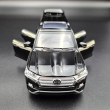 Load image into Gallery viewer, Explorafind 2021 Toyota Land Cruiser Black 1:32 Die Cast Car