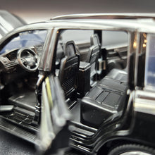 Load image into Gallery viewer, Explorafind 2021 Toyota Land Cruiser Black 1:32 Die Cast Car
