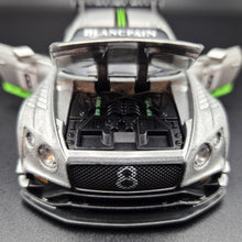 Load image into Gallery viewer, Explorafind 2018 Bentley Continental GT3 Silver 1:32 Die Cast Car