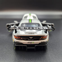 Load image into Gallery viewer, Explorafind 2018 Bentley Continental GT3 Silver 1:32 Die Cast Car