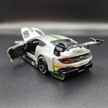 Load image into Gallery viewer, Explorafind 2018 Bentley Continental GT3 Silver 1:32 Die Cast Car