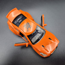 Load image into Gallery viewer, Explorafind 2020 Nissan GT-R R-35 Orange 1:32 Die Cast Car
