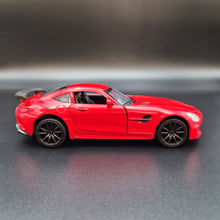 Load image into Gallery viewer, Explorafind 2019 Mercedes-Benz GT Red 1:32 Die Cast Car