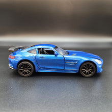 Load image into Gallery viewer, Explorafind 2019 Mercedes-Benz GT Blue 1:32 Die Cast Car