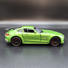 Load image into Gallery viewer, Explorafind 2019 Mercedes-Benz GT Green 1:32 Die Cast Car