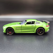 Load image into Gallery viewer, Explorafind 2019 Mercedes-Benz GT Green 1:32 Die Cast Car