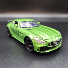 Load image into Gallery viewer, Explorafind 2019 Mercedes-Benz GT Green 1:32 Die Cast Car