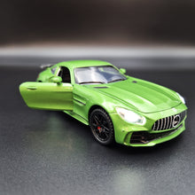 Load image into Gallery viewer, Explorafind 2019 Mercedes-Benz GT Green 1:32 Die Cast Car