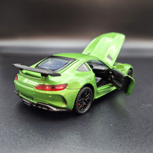 Load image into Gallery viewer, Explorafind 2019 Mercedes-Benz GT Green 1:32 Die Cast Car
