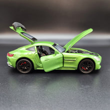 Load image into Gallery viewer, Explorafind 2019 Mercedes-Benz GT Green 1:32 Die Cast Car