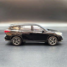 Load image into Gallery viewer, Explorafind 2021 Toyota Highlander XSE Black 1:32 Die Cast Car