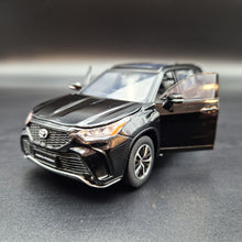 Load image into Gallery viewer, Explorafind 2021 Toyota Highlander XSE Black 1:32 Die Cast Car