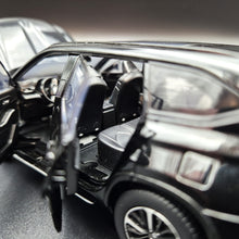 Load image into Gallery viewer, Explorafind 2021 Toyota Highlander XSE Black 1:32 Die Cast Car