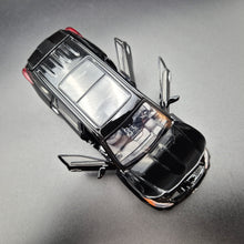 Load image into Gallery viewer, Explorafind 2021 Toyota Highlander XSE Black 1:32 Die Cast Car