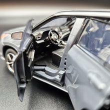 Load image into Gallery viewer, Explorafind 2021 Toyota Highlander XSE Grey 1:32 Die Cast Car