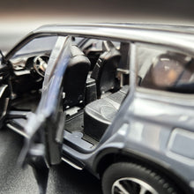 Load image into Gallery viewer, Explorafind 2021 Toyota Highlander XSE Grey 1:32 Die Cast Car
