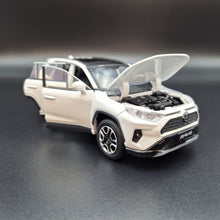 Load image into Gallery viewer, Explorafind 2021 Toyota RAV4 White 1:32 Die Cast Car