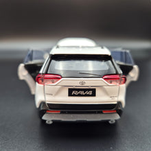 Load image into Gallery viewer, Explorafind 2021 Toyota RAV4 White 1:32 Die Cast Car