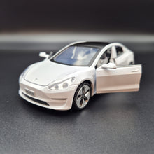 Load image into Gallery viewer, Explorafind 2021 Tesla Model 3 White 1:32 Die Cast Car