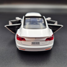 Load image into Gallery viewer, Explorafind 2021 Tesla Model 3 White 1:32 Die Cast Car