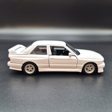 Load image into Gallery viewer, Explorafind 1987 BMW M3 White 1:36 Die Cast Car