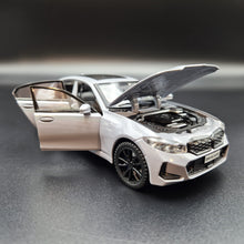 Load image into Gallery viewer, Explorafind 2023 BMW 3 Series 320i Grey 1:32 Die Cast Car