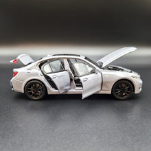 Load image into Gallery viewer, Explorafind 2023 BMW 3 Series 320i Grey 1:32 Die Cast Car