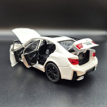Load image into Gallery viewer, Explorafind 2023 BMW 3 Series 320i White 1:32 Die Cast Car