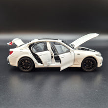Load image into Gallery viewer, Explorafind 2023 BMW 3 Series 320i White 1:32 Die Cast Car
