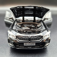 Load image into Gallery viewer, Explorafind 2023 BMW 3 Series 320i Black 1:32 Die Cast Car