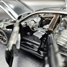 Load image into Gallery viewer, Explorafind 2023 BMW 3 Series 320i Black 1:32 Die Cast Car