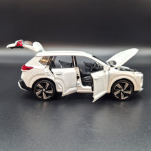 Load image into Gallery viewer, Explorafind 2023 Nissan X-Trail White 1:32 Die Cast Car