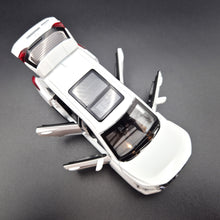 Load image into Gallery viewer, Explorafind 2023 Nissan X-Trail White 1:32 Die Cast Car