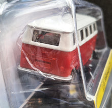 Load image into Gallery viewer, Explorafind 1966 Volkswagen T1 Red/White 1:56 Die Cast Van New