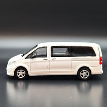 Load image into Gallery viewer, Explorafind 2019 Mercedes-Benz Vito White 1:64 Die Cast Van New