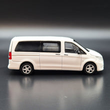 Load image into Gallery viewer, Explorafind 2019 Mercedes-Benz Vito White 1:64 Die Cast Van New