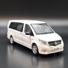 Load image into Gallery viewer, Explorafind 2019 Mercedes-Benz Vito White 1:64 Die Cast Van New